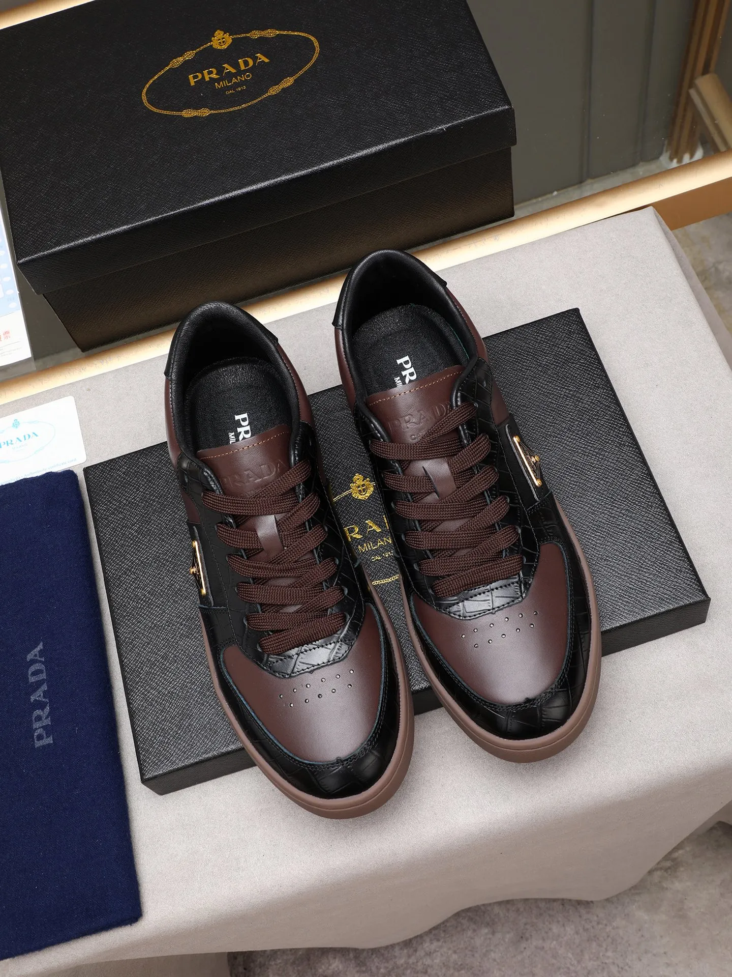 Men's shoes💰420💰 Brand: PRADA (Prada) Standard code: Men's code 38–44 (45 can be customized) Material: Original cowhide, breathable sheep lining Special outsole Style category: Men's fashionable casual sneakers Low-key luxury! Color: actual picture color